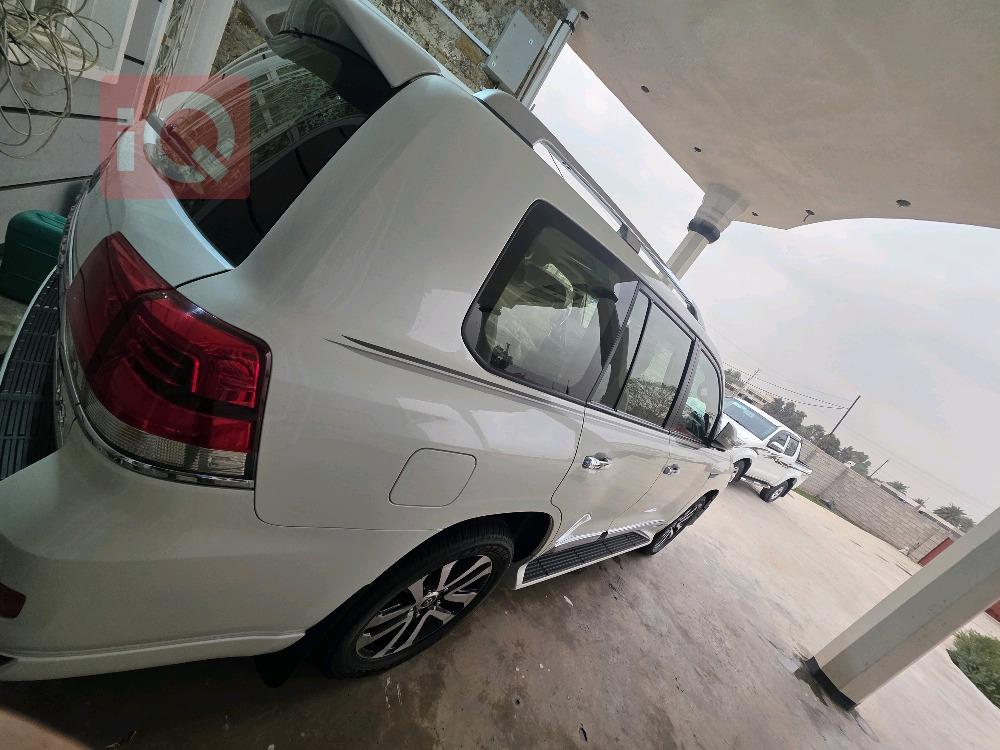 تۆیۆتا لاند کروزەر